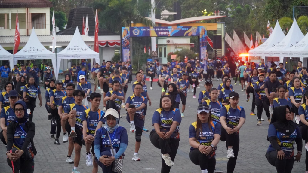 Unitomo Gelar Friendship Run 2026, Dorong Budaya Hidup Sehat di Surabaya