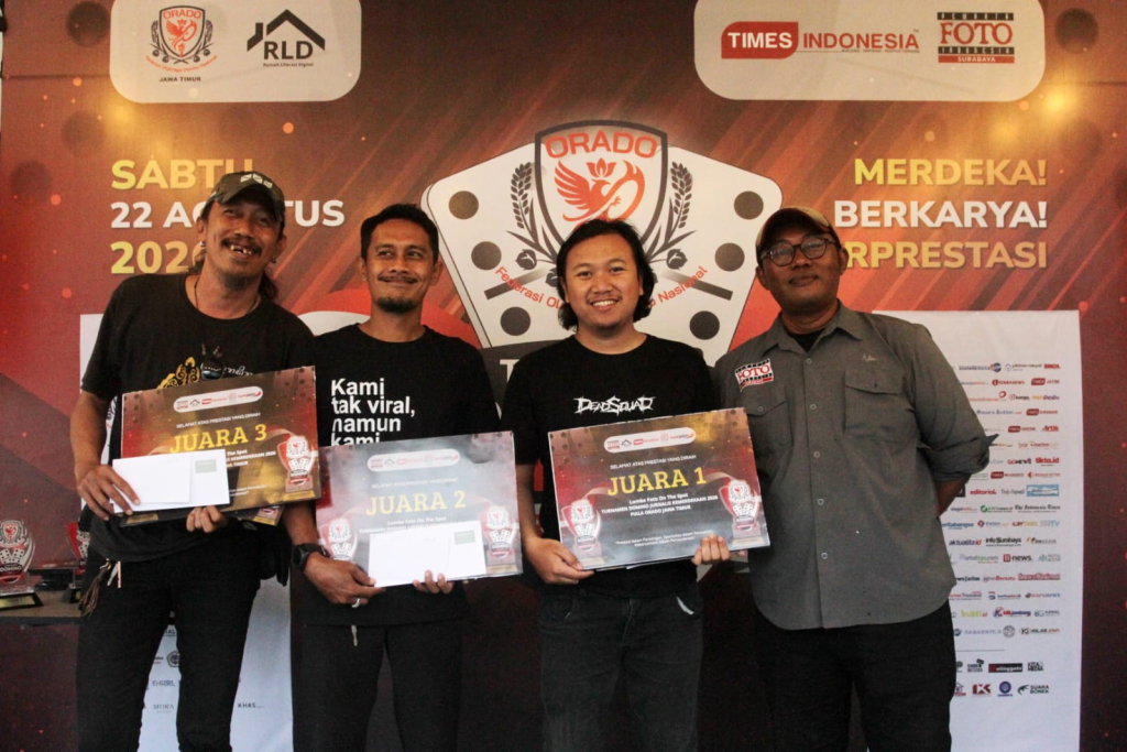 PFI Surabaya Tantang Fotografer Tangkap Cerita di Balik Turnamen Domino