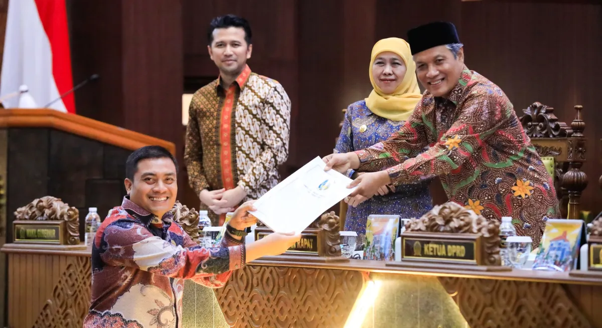 Gubernur Khofifah Sampaikan Pengantar Nota Keuangan Raperda APBD 2027