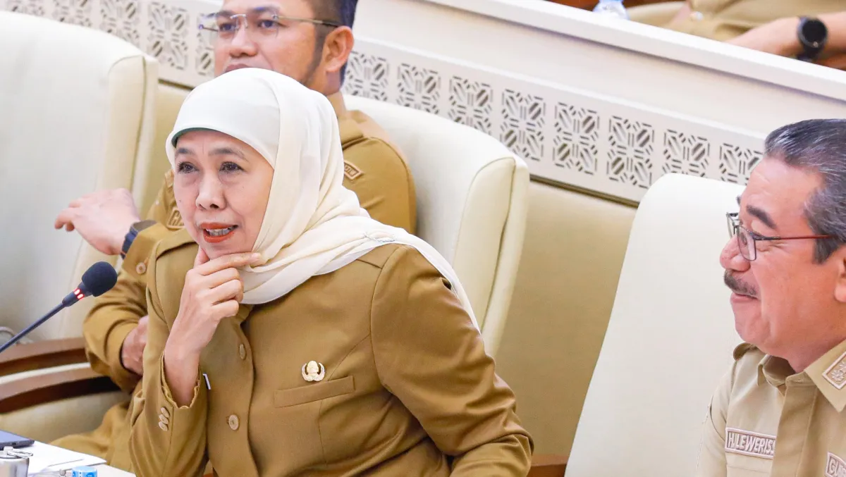 Hadiri Raker-RDP di Komisi II DPR, Gubernur Khofifah Bersama Mendagri dan Gubernur Se Indonesia Bahas Agenda Strategis