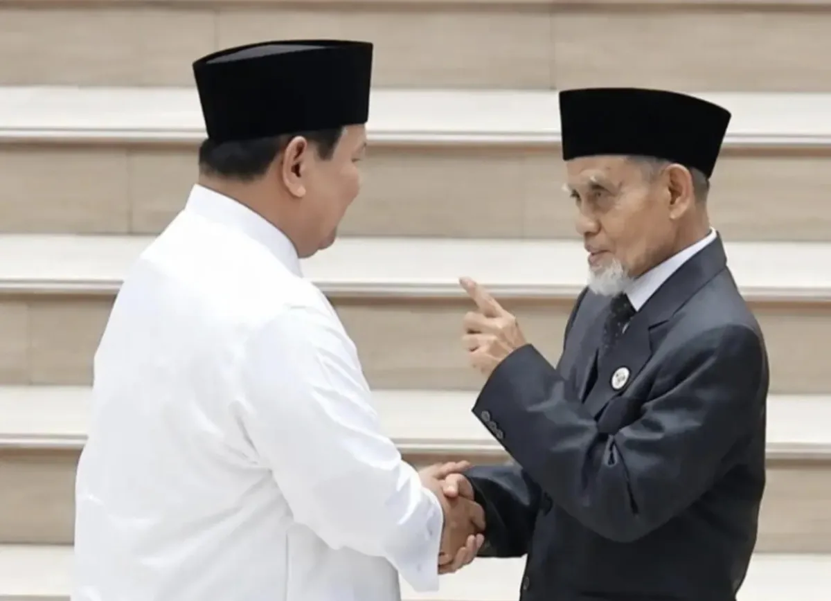 Di Hadapan Prabowo, Kiai Hasan Gontor Tegaskan Gontor Tetap Berada di Jalur Pendidikan