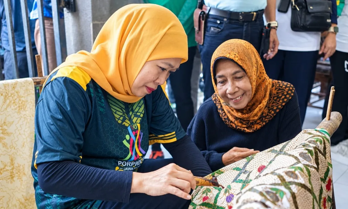 Hari Batik Nasional, Gubernur Khofifah: Momentum Menghidupkan Kembali Ekosistem Batik dari Hulu Hingga Hilir