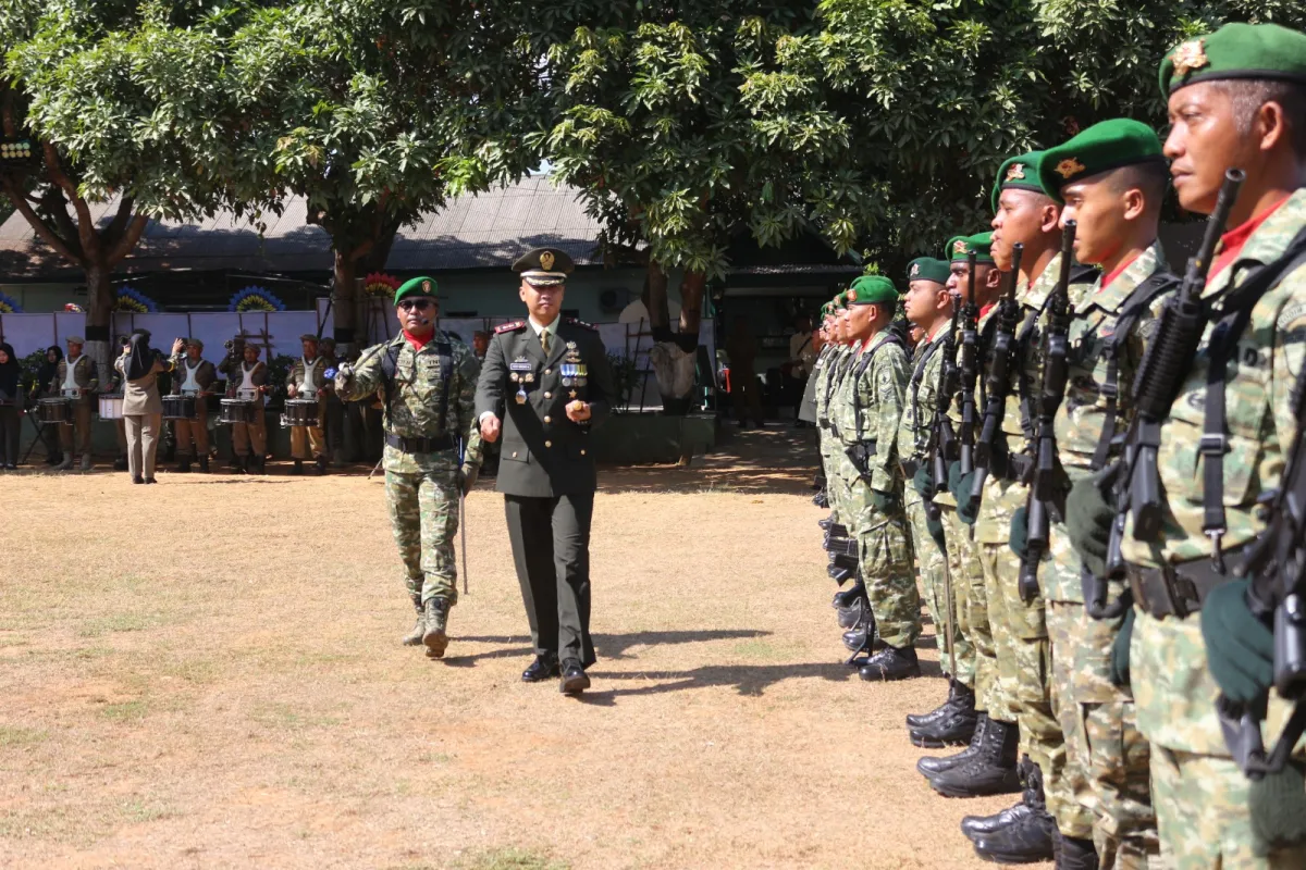 Dandim Pamekasan Pimpin Upacara HUT ke-81 TNI, Tegaskan Komitmen Bersama Rakyat