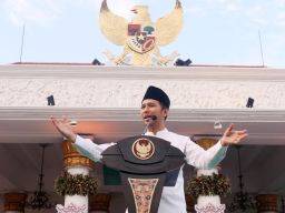 Wakil Gubernur Emil Dardak menyampaikan pendapat saat menggelar acara tasyakuran dan doa bersama dalam rangka menyambut masa jabatan mereka periode 2025-2030.