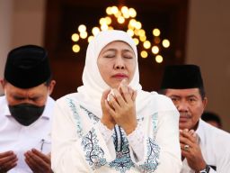 Acara tasyakuran dan doa bersama ini diisi dengan pembacaan ayat suci Al-Qur’an, tausiyah, serta doa bersama yang dipimpin oleh tokoh agama setempat